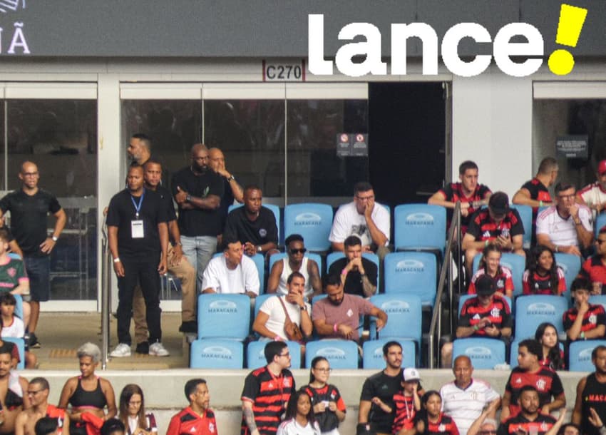 Vinicius Júnior assistindo a final entre Flamengo x Fluminense no Maracanã (Foto: Lucas Bayer)