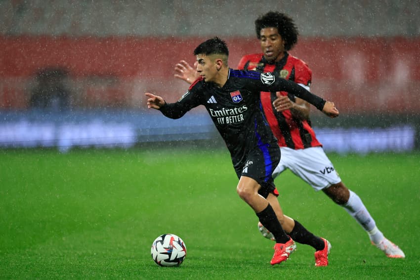 Thiago Almada em ação pelo Lyon