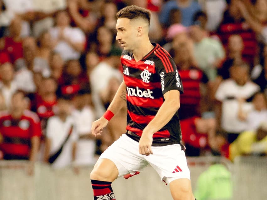 Léo Ortiz, jogador do Flamengo, contra o Vasco, pelo Campeonato Carioca (Foto: Adriano Fontes/CRF)