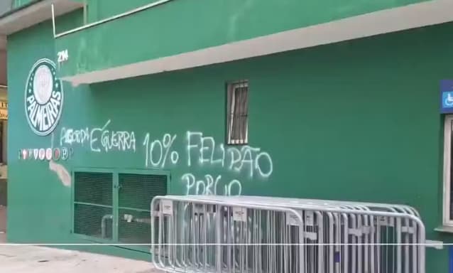 muro palmeiras