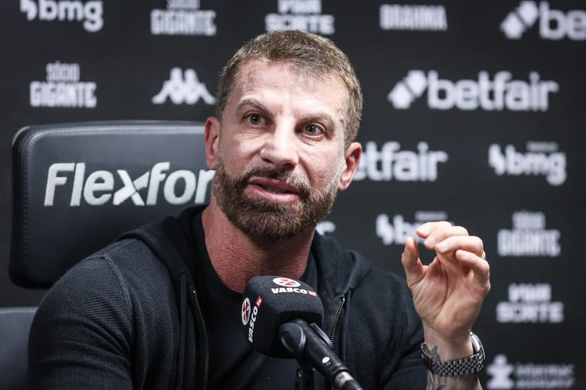 Pedrinho está à frente do futebol do Vasco por decisão liminar