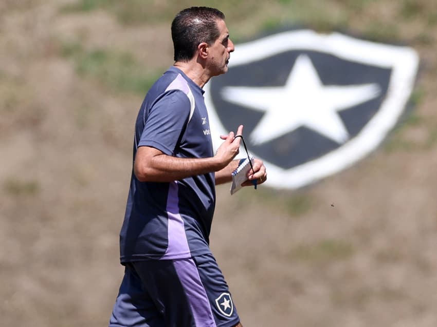 Renato Paiva, técnico do Botafogo (Foto: Vitor Silva/Botafogo)