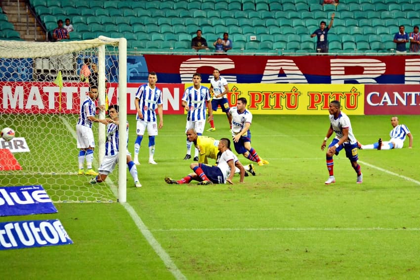 Bahia x Paysandu em 2015, na Arena Fonte Nova Foto: Marcelo Malaquias