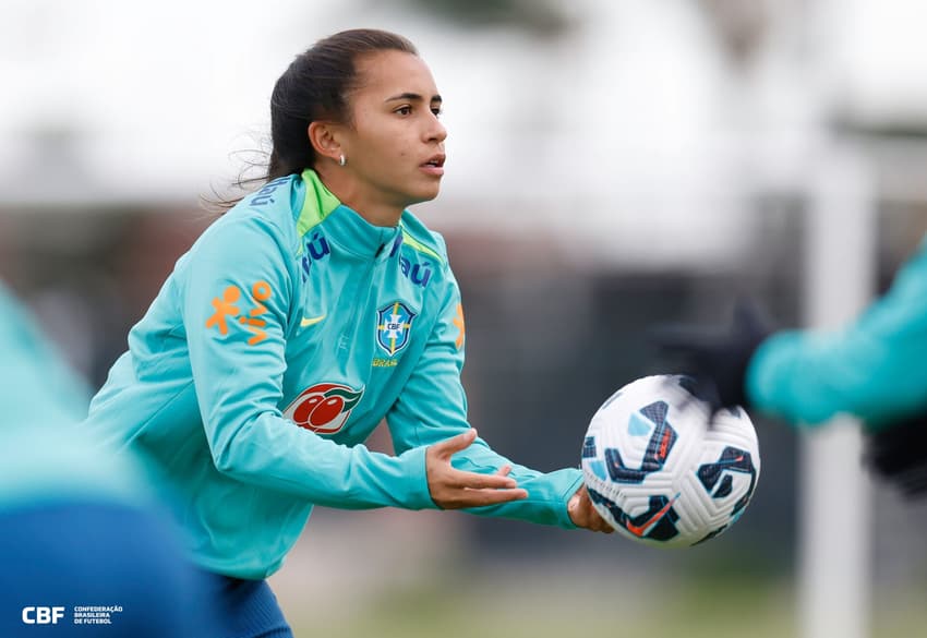 Mariza durante treino pela Seleção Feminina em Los Angele (Foto: Rafael Ribeiro/CBF)