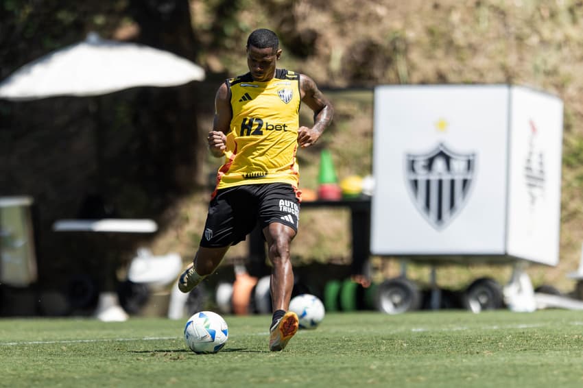 Júnior Santos treinando pelo Atlético-MG (Foto: Pedro Souza / Atlético)