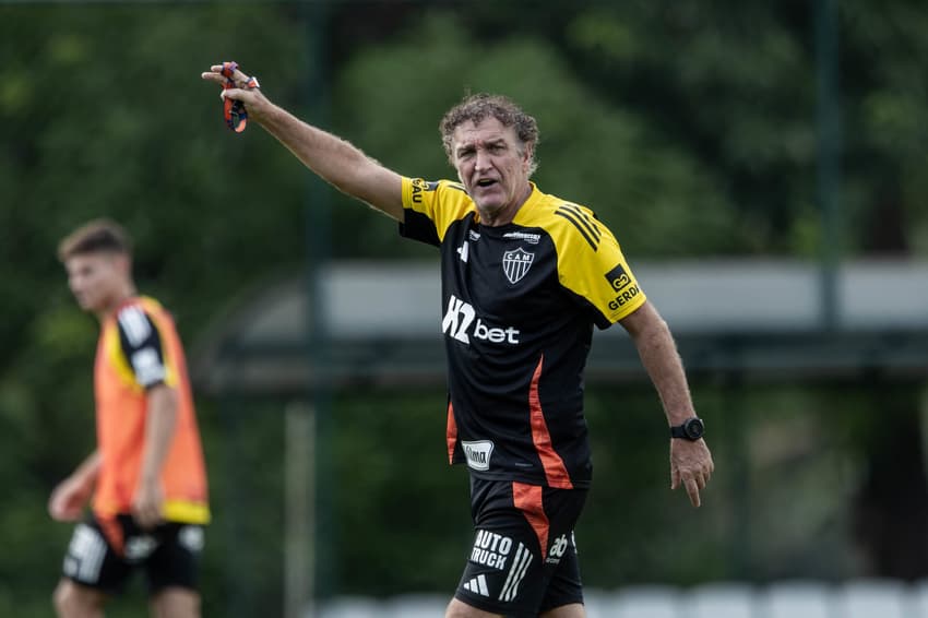 Cuca em treino do Atlético-MG (Foto: Pedro Souza / Atlético)