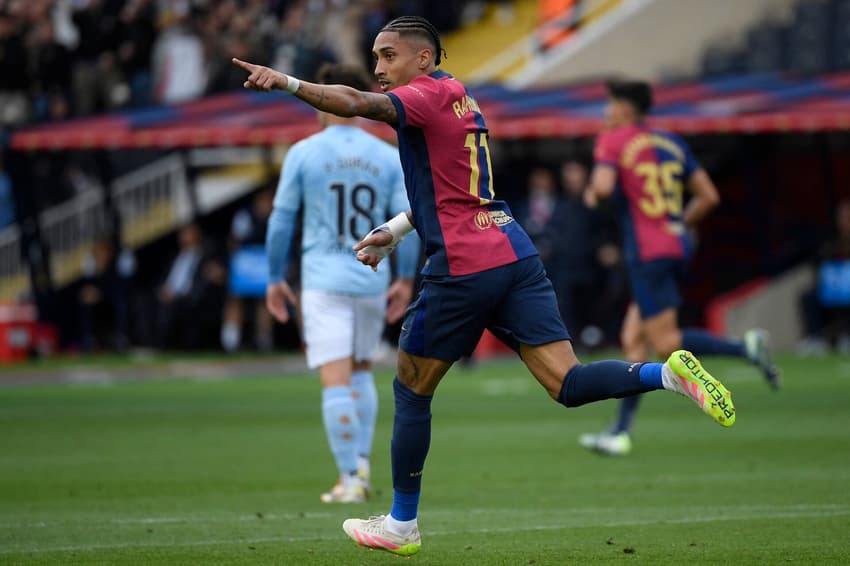 Raphinha comemora gol do Barcelona contrao Celta