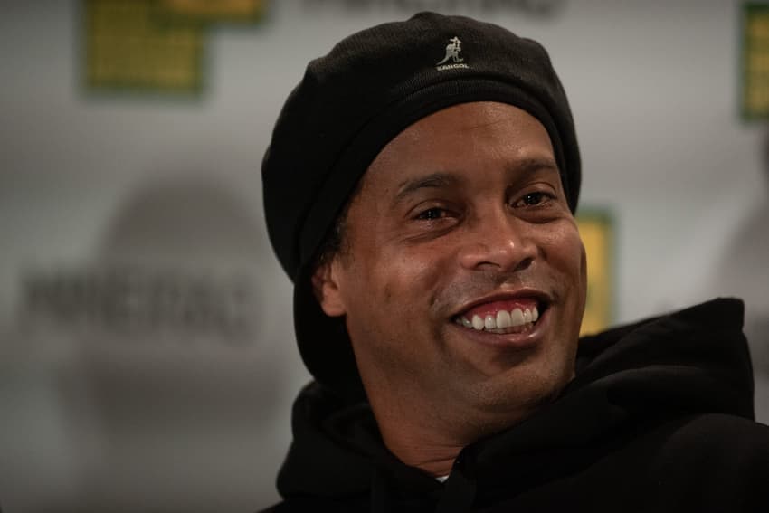 Ronaldinho Gaucho homenageado no Mineirao