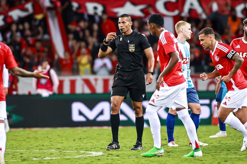 Raykkonen, atacante do Internacional