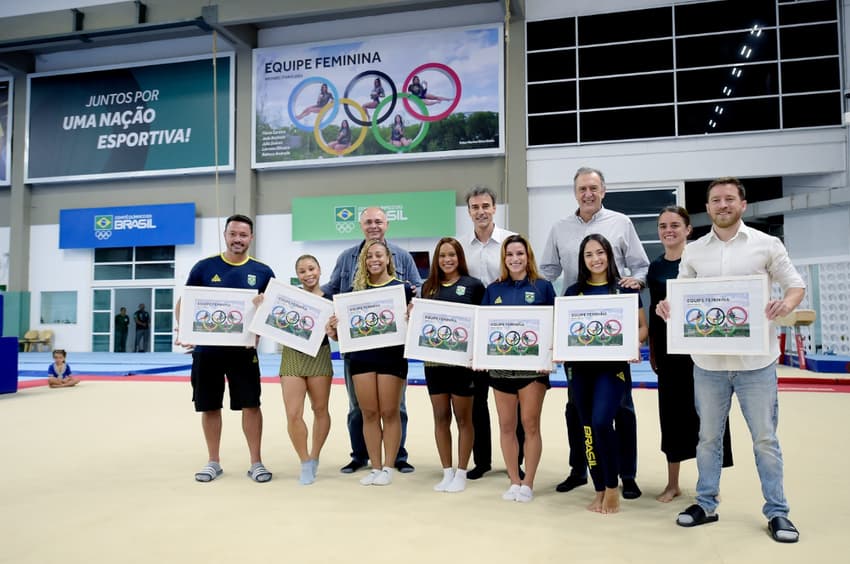 Equipe Feminina de Ginástica Artística é homenageada com novo painel no CTGA &#8211; Foto Alexandre LoureiroCOB