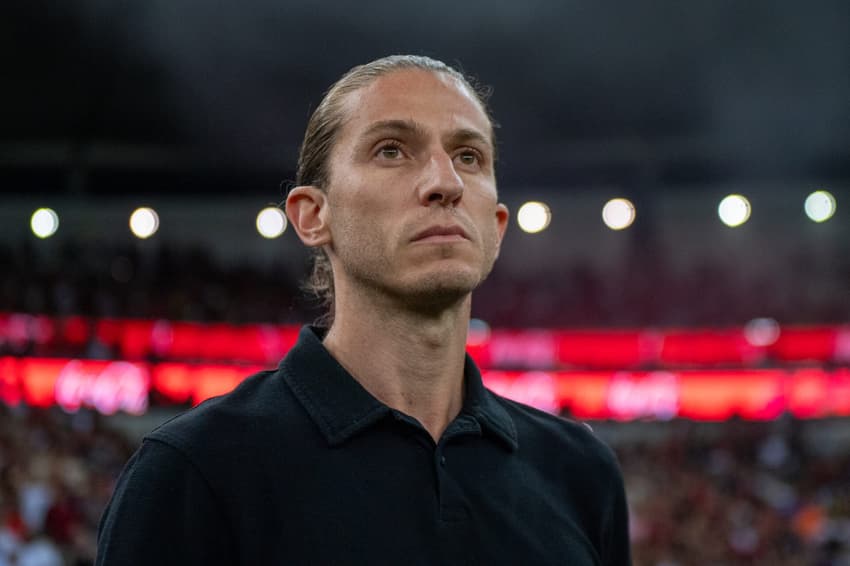 Filipe Luís em Vasco x Flamengo, pelo Brasileirão