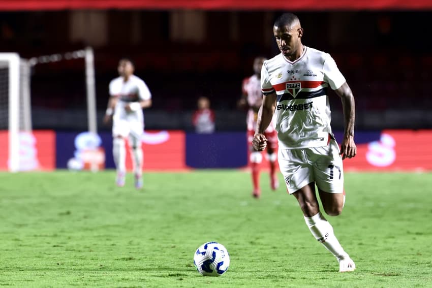 André Silva em São Paulo x Náutico, no Morumbis, pela Copa do Brasil. (foto: Marcello Zambrana/AGIF)
