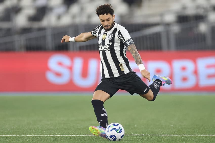 Alex Telles, lateral do Botafogo