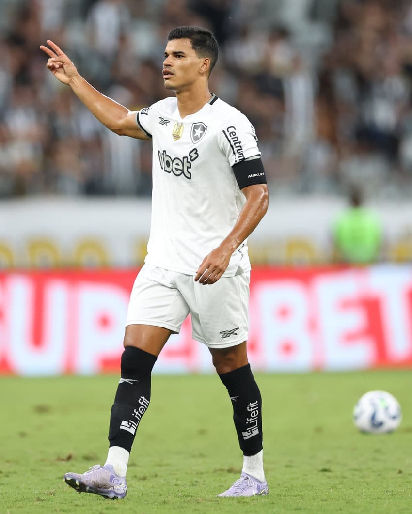 Danilo Barbosa em ação pelo Botafogo (Foto: Vitor Silva/Botafogo)