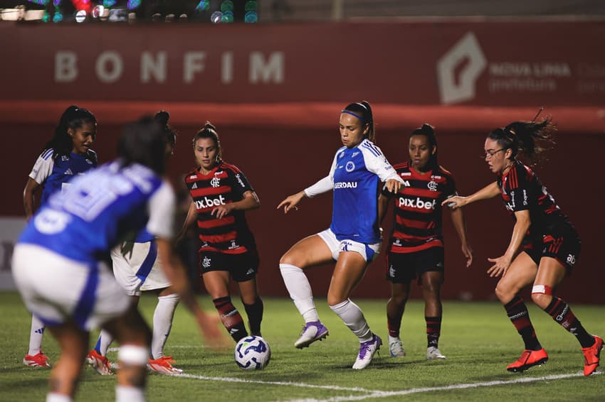 Cruzeiro e Flamengo empataram por 1 a 1, em Minas Gerais, pela oitava rddada. Foto: Gustavo Martins/ Cruzeiro