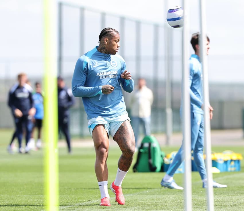Alvo da Real Sociedad, Igor Julio em treino pelo Brighton (Foto: Divulgação / Brighton)