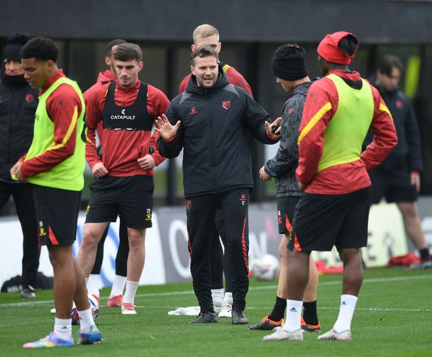 O Watford treinado por Tom Cleverley se prepara para receber o Burnley, veja onde assistir (Foto: Divulgação/Watford FC)