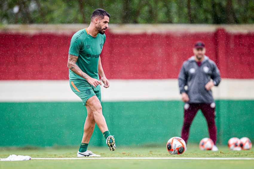 Renato Augusto em treino do Fluminense (Foto: Marina Garcia/FFC)