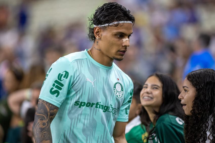 Richard Ríos no aquecimento do jogo Fortaleza x Palmeiras