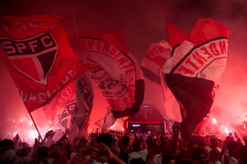 Torcida do São Paulo no jogo contra Alianza Lima