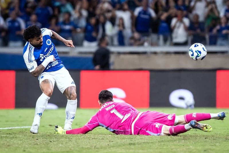 Gabigol fez o gol da vitória do Cruzeiro sobre o Flamengo (Foto: Gustavo Aleixo/Cruzeiro)
