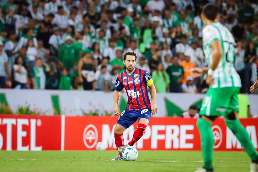 Everton Ribeiro em ação contra o Atlético Nacional Foto: Letícia Mrtins / EC Bahia