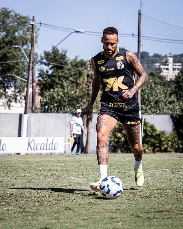 Neymar no CT Rei Pelé