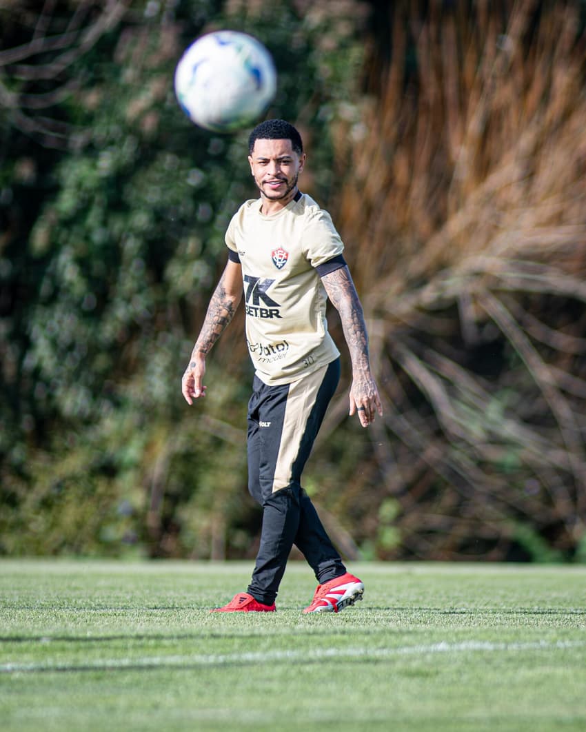 Matheuzinho em treino do Vitória antes da partida contra o Cerro Largo Foto: Victor Ferreira / EC Vitória