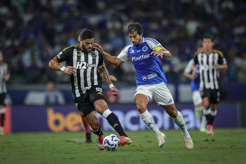 Atacante Hulk do Atlético-MG e volante Lucas Silva, do Cruzeiro (Foto: Divulgação/Atlético-MG)