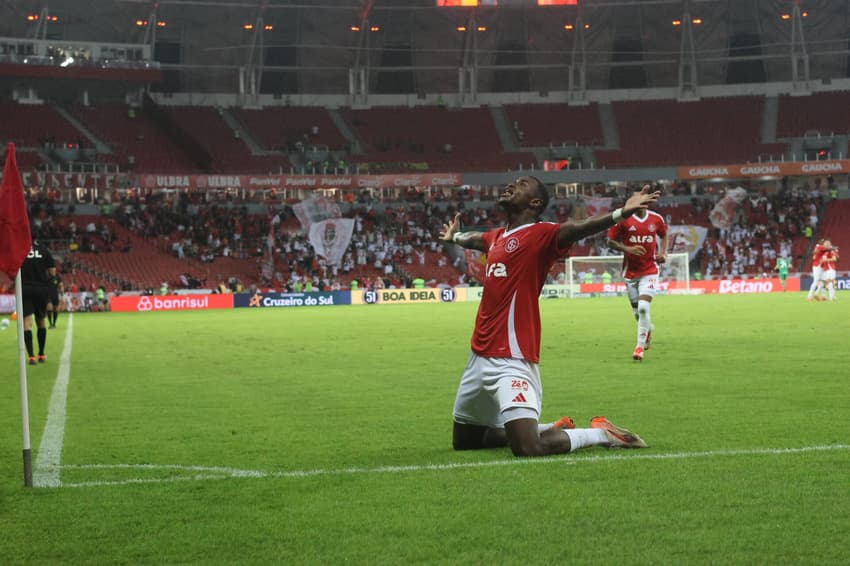 Ricardo Mathias, atacante o Internacional