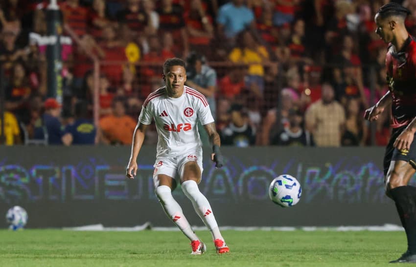 Vitinho, atacante do Internacional