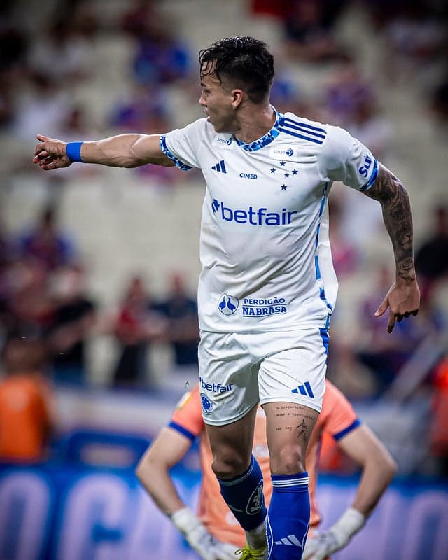 Atacante Kaio Jorge comemora gol do Cruzeiro contra o Fortaleza (Foto: Samuel Andrade/Cruzeiro)