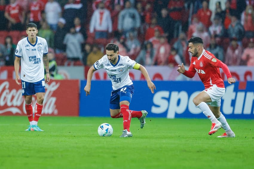 Everton Ribeiro em ação contra o Internacional Foto: Rafael Rodrigues / EC Bahia