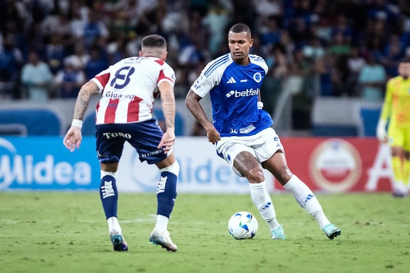 Volante Walace, do Cruzeiro, teve boa atuação diante do Unión (Foto: Gustavo Aleixo/Cruzeiro)