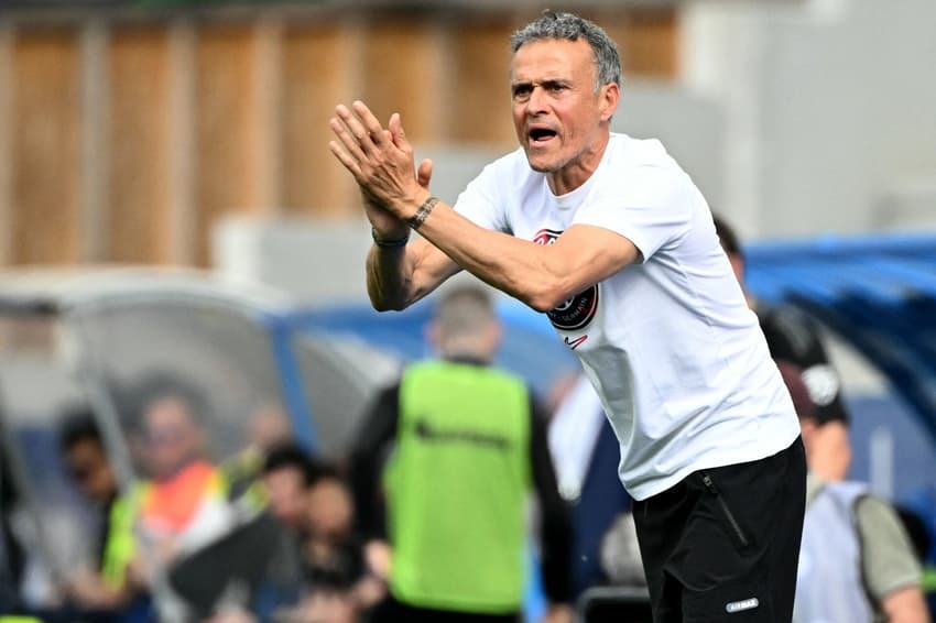 Luis Enrique comanda o PSG