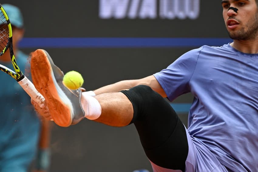 O espanhol Carlos Alcaraz mostra habilidade com os pés no Masters 1000 de Roma