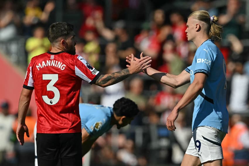 Haaland voltou de lesão e esteve em campo no empate do Manchester City contra o Southampton. Este resultado pode ser essencial na disputa por vagas na Champions (Foto: Glyn KIRK/AFP)