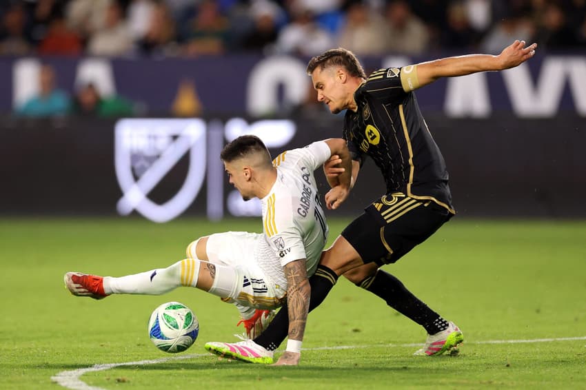 Aaron Long e Gabriel Pec - Los Angeles FC e LA Galaxy