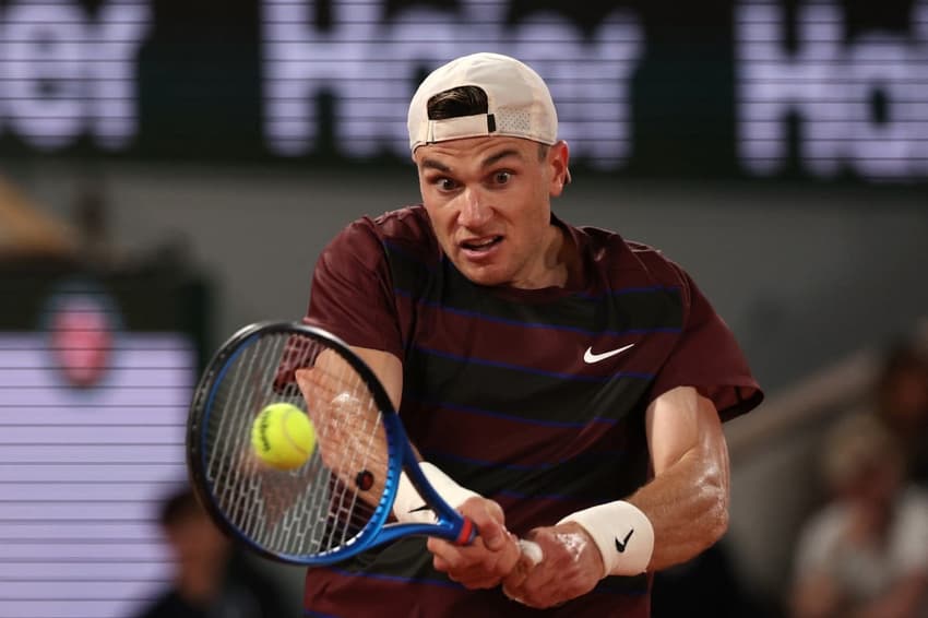 O britânico Jack Draper na vitória sobre o francês Gael Monfils em Roland Garros (Foto: Alain JOCARD / AFP)