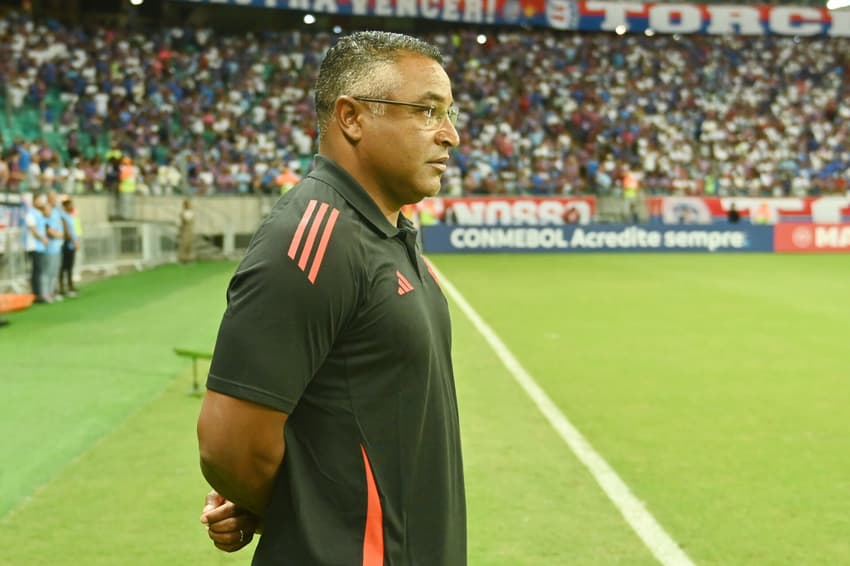 Roger Machado em jogo contra o Bahia na Arena Fonte Nova Foto: Walmir Cirne/AGIF