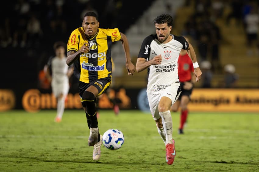 Héctor Hernández Corinthians
