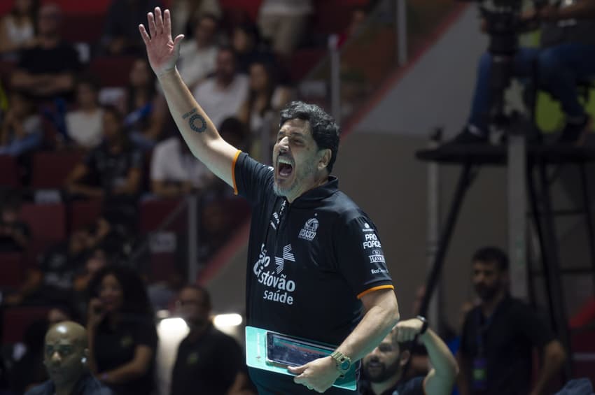 O técnico Luizomar de Moura, campeão da Superliga pelo Osasco
