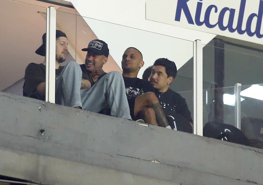 Neymar camarote Vila Belmiro