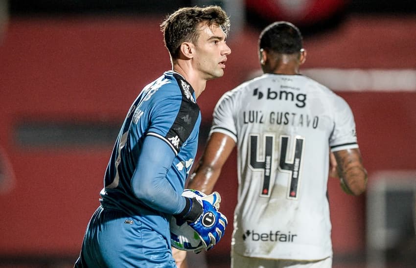 Vitória x Vasco - Léo Jardim