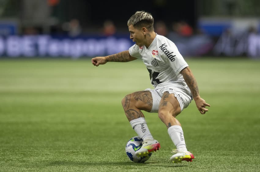 Soteldo em Santos x Ceará no Allianz Parque