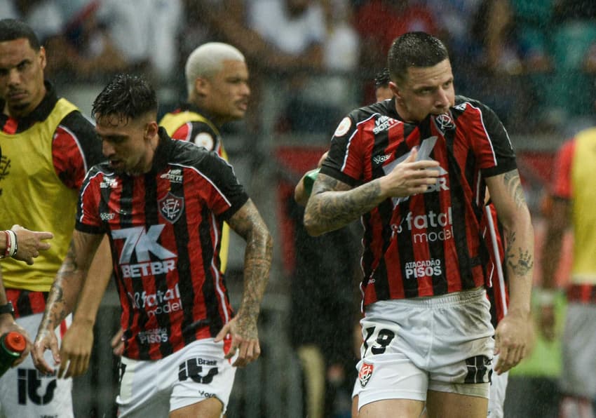 Renato Kayzer comemora gol contra o Bahia Foto: Jhony Pinho/AGIF