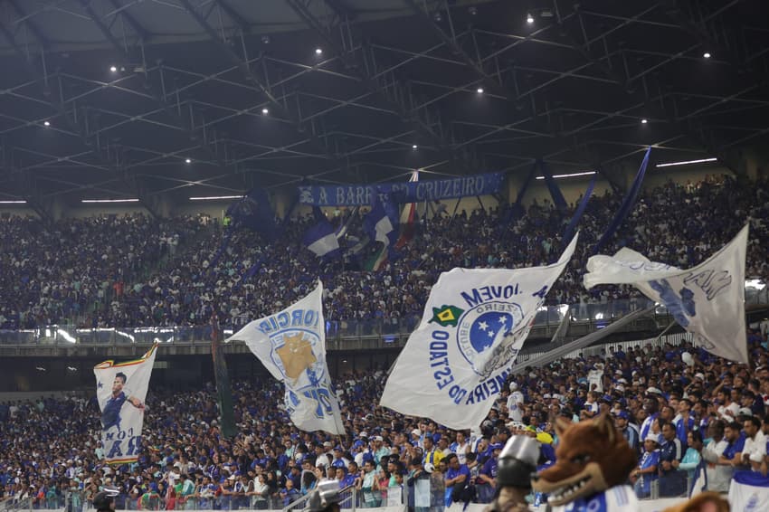 Torcida do Cruzeiro no Mineirão, em jogo contra o Atlético-MG, em 18/5/2025