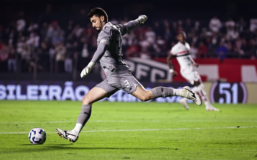 Rafael goleiro do São Paulo