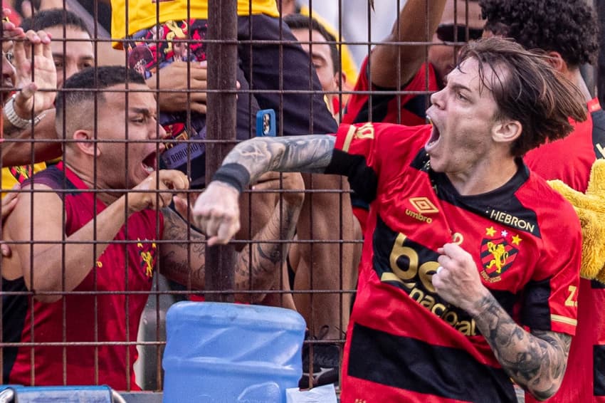 Barletta comemora gol do Sport diante do Internacional