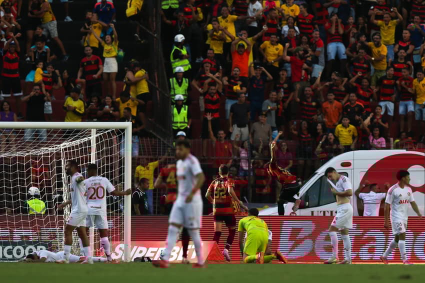 Gol o Sport contra o Internacional